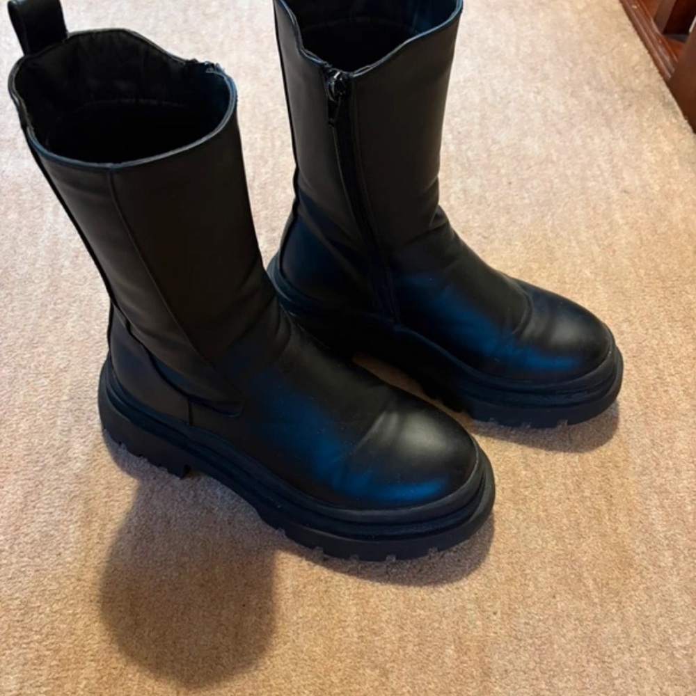 Source Unknown Black Chunky Platform Ankle Boots - image 1